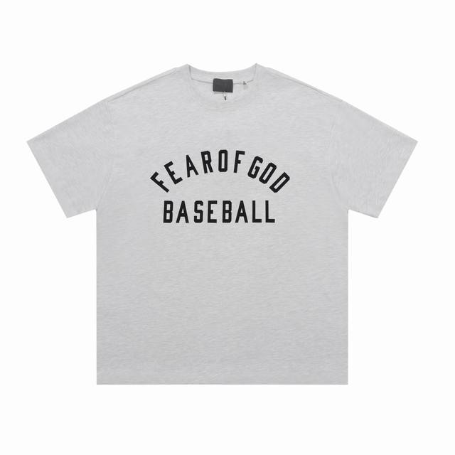 【浅燕麦】P80 fear Of God Fog第七季主线植绒字母Baseball短袖T恤 原厂面料 克重240G，细节上的设计处理都是精心制作 高品质产品 区