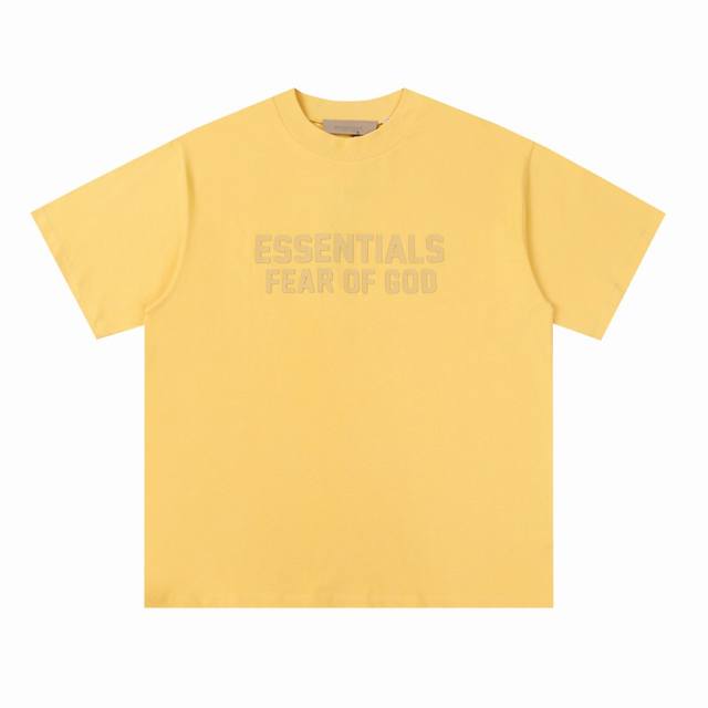 【鹅黄色】P80 Fog复线Essentials 第八季立体硅胶双排大小字母短袖T恤 原厂面料 克重240G，细节上的设计处理都是精心制作 高品质产品 区别市场