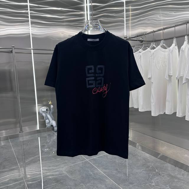 p100 gvc 2025春夏新款 Logo手绘 男女同款宽松版 S M L Xl Xxl 五个码 颜色：白色 黑色