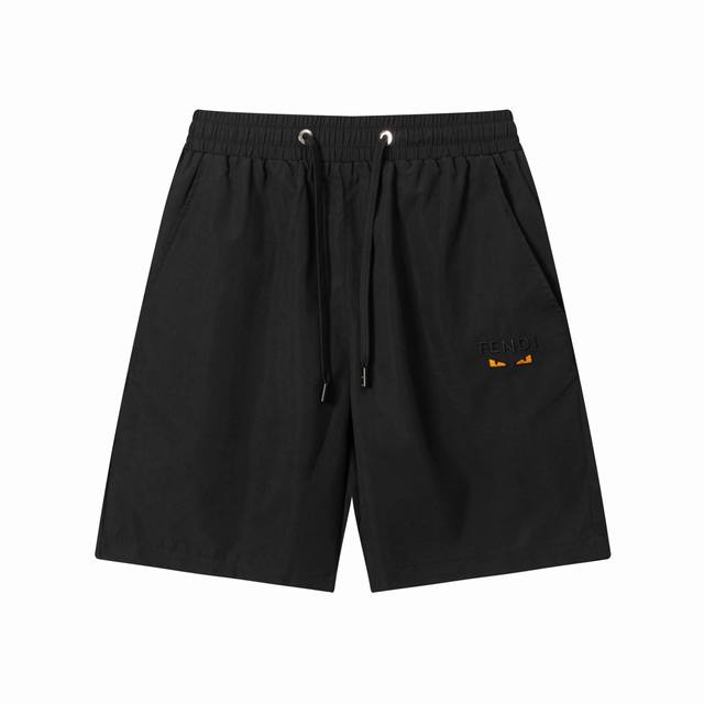 90 2025 Fendi 分迪新款速干沙滩短裤，定制面料，工艺刺绣Logo。 版型紧致立体，直条纹拼接，定制裤绳五金质感强，顺滑，上身舒适透气，凹凸有型的立