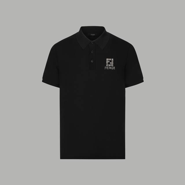 110（顶级版本 区别通货） 款式：Fendi芬迪 烫钻Logo字母 翻领Polo衫短袖 原版面料 官方同款 春夏最新砖柜同步 经典的品牌Logo标识 采用顶级