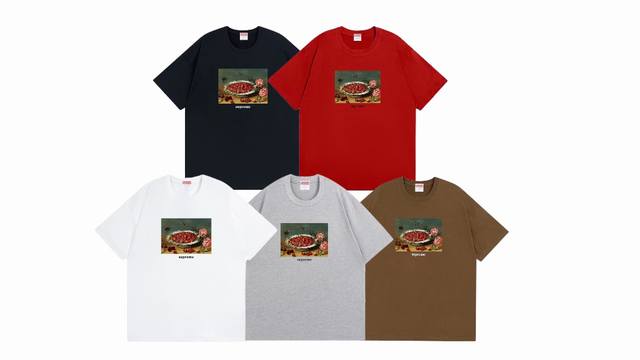 款号771#P70 supreme Ss23 Week9 Strawberriestee草莓图案印花 宽松版型 采用260克精梳棉双纱 从面料到辅料全部三标齐全
