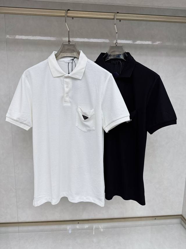 p200 普拉达 顶级原单 支持退换 当天发货 意大利 9680原版购入 prada 口袋钢标Polo衫 面料：采用60支柔棉双股珠地 . 螺纹：采用1*1丝光