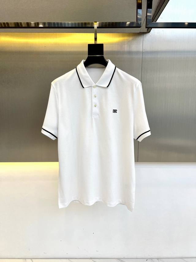 p290 celin塞琳、25S春夏新款时尚休闲Polo衫，胸前Logo采用立体刺绣设计，领口门筒位3粒扣，彰显独特设计！极简的风格构造加上品牌英文凸显超高辨识