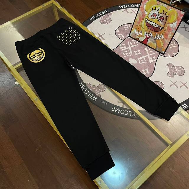 170 Ev福神 秋冬新款男士字母家花烫金卫裤休闲裤 2Eahtm1Jo903Lf 束口卫裤 造型时尚 松紧裤头 穿脱方便 优质面料 穿着舒适 尺码：S M L