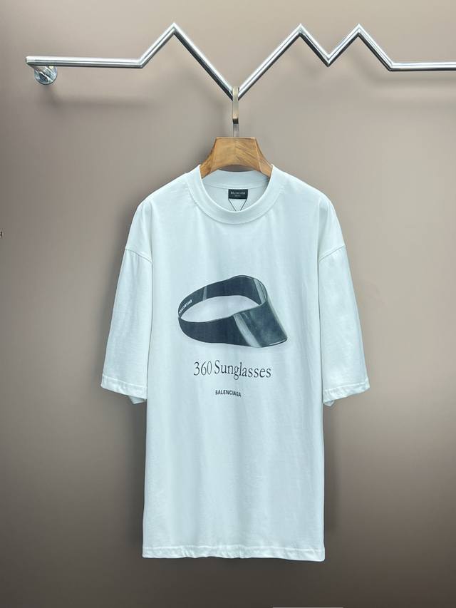 p100 高端品质【巴黎世家Balenciaga】 原版高克重双纱纯棉面料 重工艺印花、加手绘，手感滑爽 L极度舒适体验 十足的高级感，都保持奢华高贵的特有的视