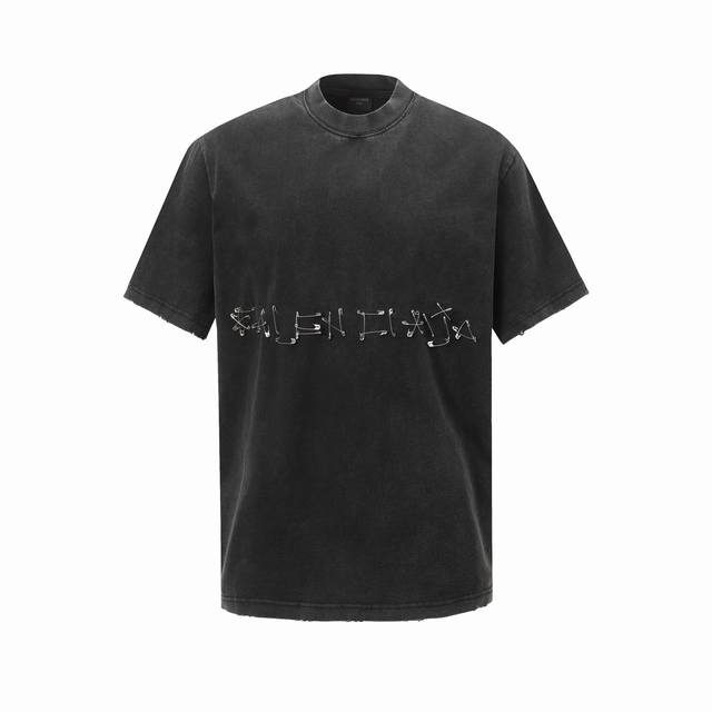 p100 balenciaga巴黎世家做旧曲别针五金短袖 yb定织定染面料、颜色印花、版型辅料 破洞 面料采用进口机器织造而成，布面纹路的独特性创造出完美的成衣