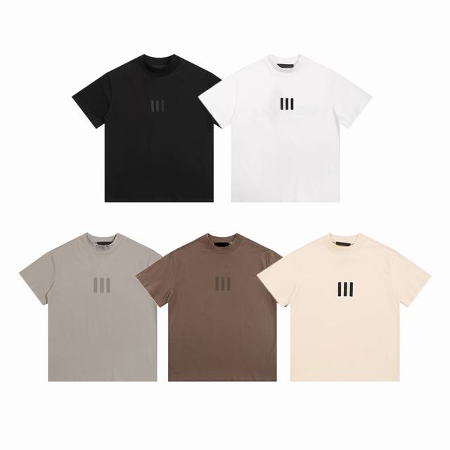 新增加颜色 fear Of God 联名Rrr123黑标三竖短袖T恤 款号：E2323# P60 颜色：黑色 白色 沾土灰 灰棕色 杏色 码数：S M L Xl