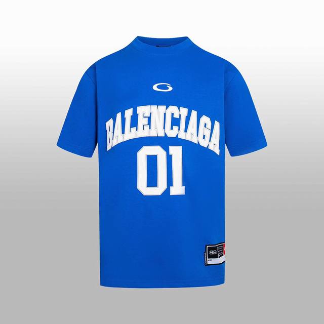 p110 高版本 【Balenciag*】刺绣Logo情侣款短T 百看不腻的高级简约风格 进口机贴布棉绣 数字01+品牌Logo 高级气质穿搭 无性别穿搭 情侣