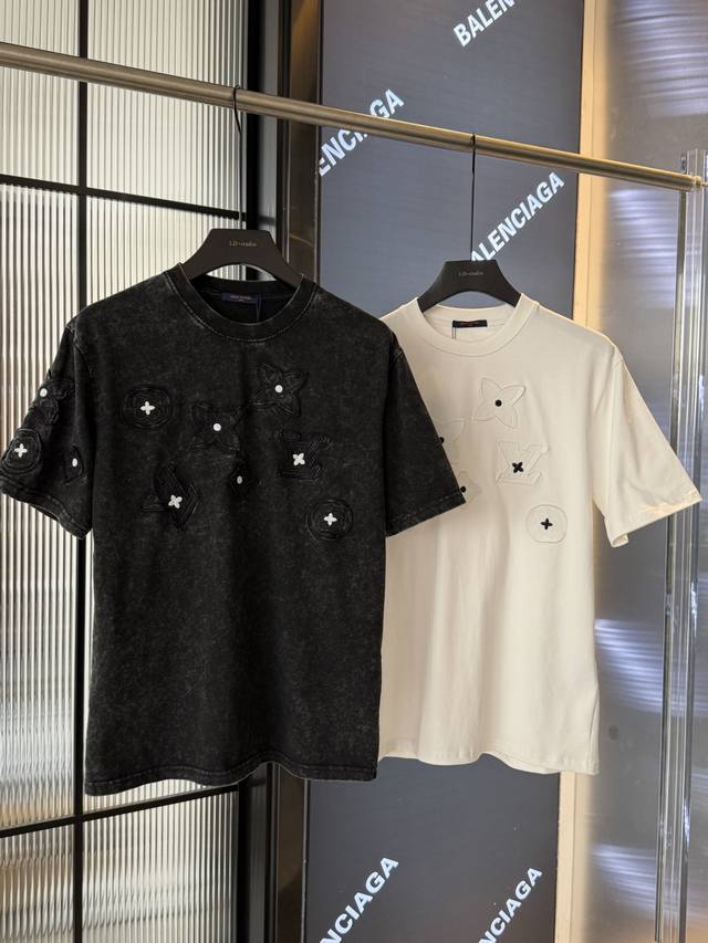 p 120 /Lv路易威登经典老花Logo贴布刺绣标识300克圆领重工标志品牌短袖 官方同步 1:1原版开模 时尚个性 百搭潮流 纯原品质 原版洗水面料 吊牌