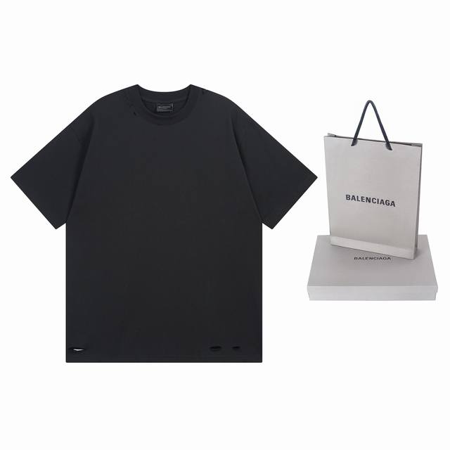 p110细节图【顶级版本.官网品质】Balenci*Ga/巴黎.25Ss最新款.美纹纸胶带拉浆印花.成衣水洗磨烂做旧短袖T恤.砖柜同步.面料采用巴黎Zp定织定染