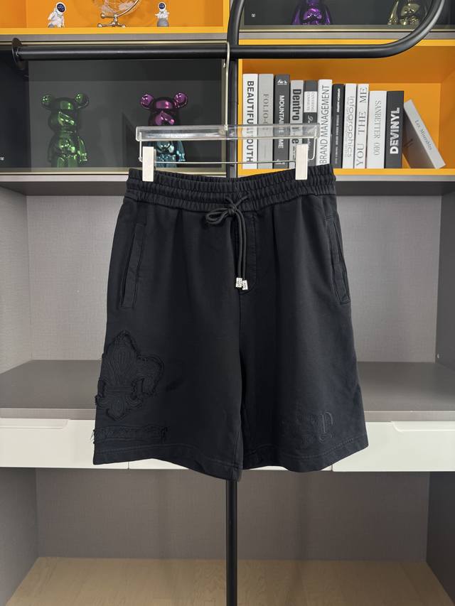 160 ch高版本克罗心Chrome Hearts 2025春夏新款十字贴布水洗喷马溜短裤，重洗水炒色+喷马溜+贴布绣 印花工艺：贴布绣 间色喷马溜工艺 颜色：