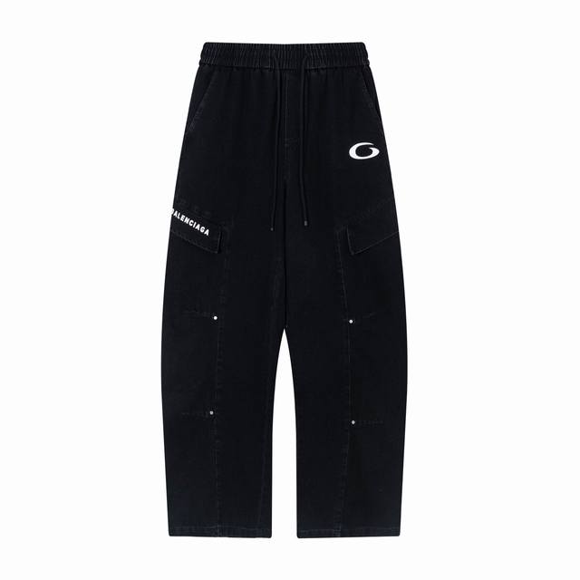 p160 高品质 Balenciaga巴黎世家25Ss新款做旧弯刀裤 面料采用全棉特殊材质 布面精梳高密 成衣水洗加柔 透气性很好 面料挺阔有骨感，具有良好的悬