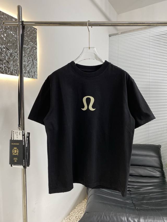 p90 lululemon露露乐蒙 2025新款T恤 爆款首选！采用高克重布料 磨破工艺 不缩水不变形 上身阔挺效果极佳 且舒适柔软质感十足 廊型版型穿着更为舒