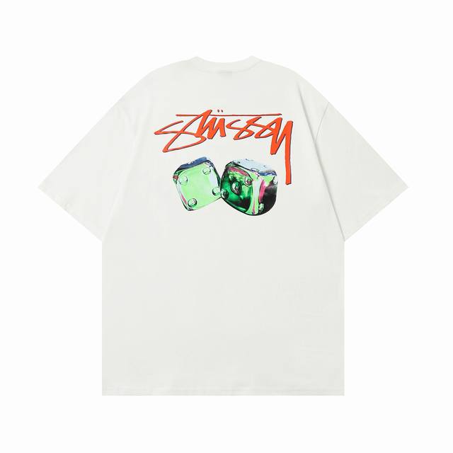 stussy 彩色骰子 图案印花圆领男女同款斯图西短袖 款号：614# 码数：M L Xl Xxl 颜色： 黑色 白色 面料：32支纯棉双纱230克 印花：丝网