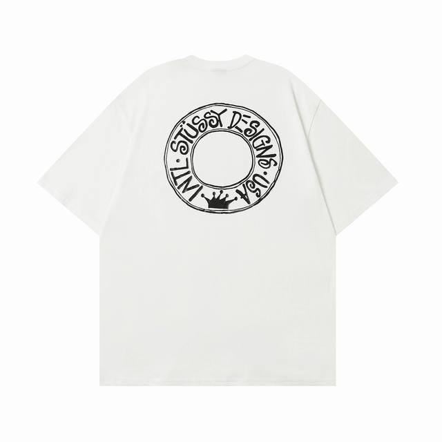 stussy 圆形涂鸦 印花圆领男女同款斯图西短袖 款号：608# 码数：M L Xl Xxl 颜色： 黑色 白色 面料：32支纯棉双纱230克 印花：丝网印花