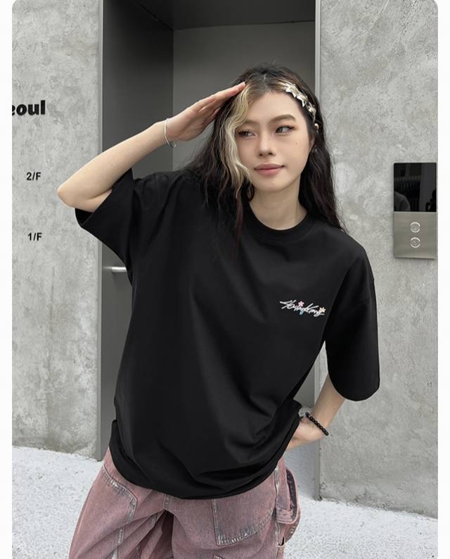 4043 [徐艺洋同款]404Mob手写花卉刺绣短袖T恤男女款美式宽松凉感防晒T P80 颜色：黑色 灰色 白色 码数：S M L Xl