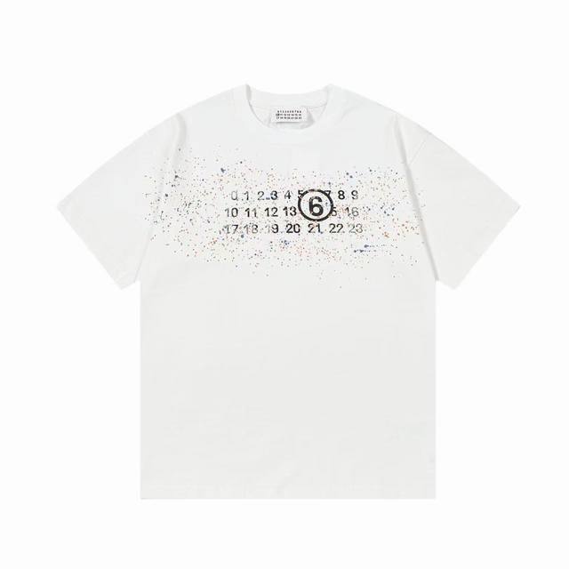 110【隔天到】 马吉拉 高品质320克 字母印花 手工彩绘 logo精致刺绣 原版面料 官方同款 短袖T恤 同缸染面料 手感非常舒服 春夏最新砖柜同步 时尚又