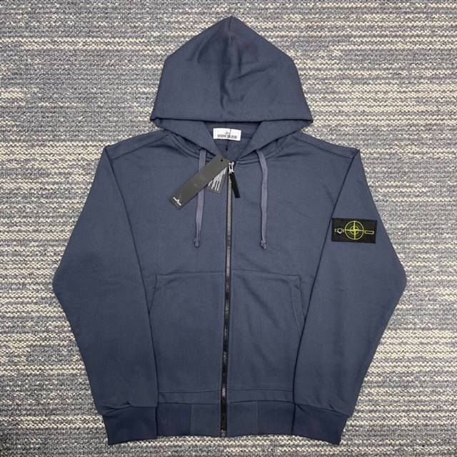 130 stone Island 秋冬石头岛连帽开衫拉链卫衣宽松休闲运动男女同款现货！ 采用8支380克纯绵毛圈布厚挺 1比1定染罗纹Ykk拉链 专业走线做工精