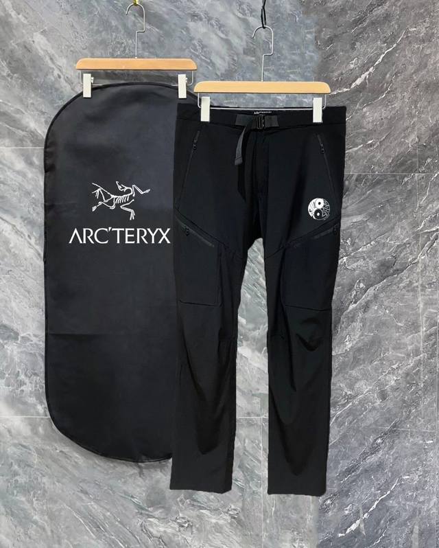 p200Ssss Arc'teryx始祖鸟 爆款休闲裤 高弹显瘦百搭休闲裤 采用客供高密度登山布四面弹面料！耐磨防泼水的功能！ 军工级立体剪裁，自由活动不受拘束