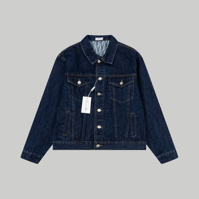p210 ( 顶级版本 区别通货 ) dior内里满印牛仔外套 - 颜色：图片色 - 尺码：M L Xl - 辅料: 全套定制辅料 - 无性别区分 男女同款