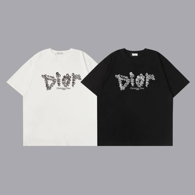 243#P60 【长期现货】 Dior 迪奥 24Ss专柜同款圆领短袖T恤～～胸前撞色Logo设计～定制棉质260双纱面料～ 厚板立体！衣服偏厚使整体高透气和柔