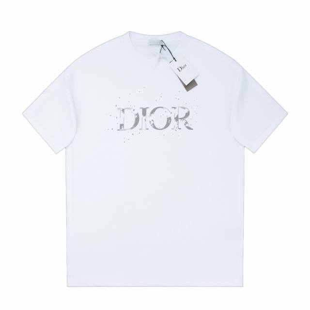 p80#D035 dior 迪奥24Ss早春夏新款短袖，品牌字母Logo数码印花，官网同步，专柜纯棉面料！贴肤舒适，耐看又好穿，经典简约Logo设计，原厂工艺一