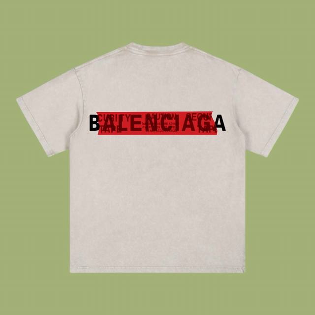 p100 高端品质 balenciaga 2025 Fall 春夏系列 红色胶带Logo短袖T恤 采用进口康丽数码直喷印花 定染高品质潮牌26支双纱100%洗后