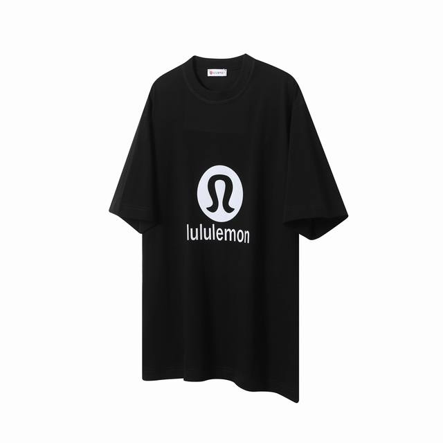 110「Lu11」 lululemon/露露 25Ss硅胶印花标识短袖T恤 面料采用280克重精梳棉，定制32支1*1螺纹，成衣两遍水洗处理，面料舒适亲肤无异感