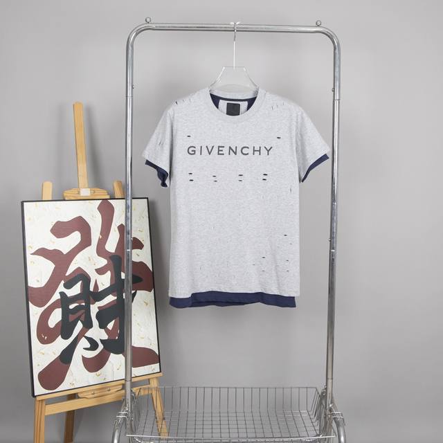 120 挂拍图 顶级版本-款号W01 givenchy纪梵希 不规则破洞撞色双层字母印花圆领套头短袖T恤 - 高品质 Giv 官网同步 专柜纯棉面料 贴肤舒适耐