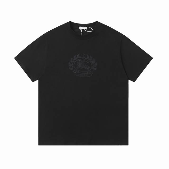 p90 burberr* 25早春新款 经典麦穗Logo刺绣短袖T恤 实穿款 不管是单穿或者打底都Ok 实穿率百分百 恰到好处的廓形剪裁 藏肉显瘦又不会太大件