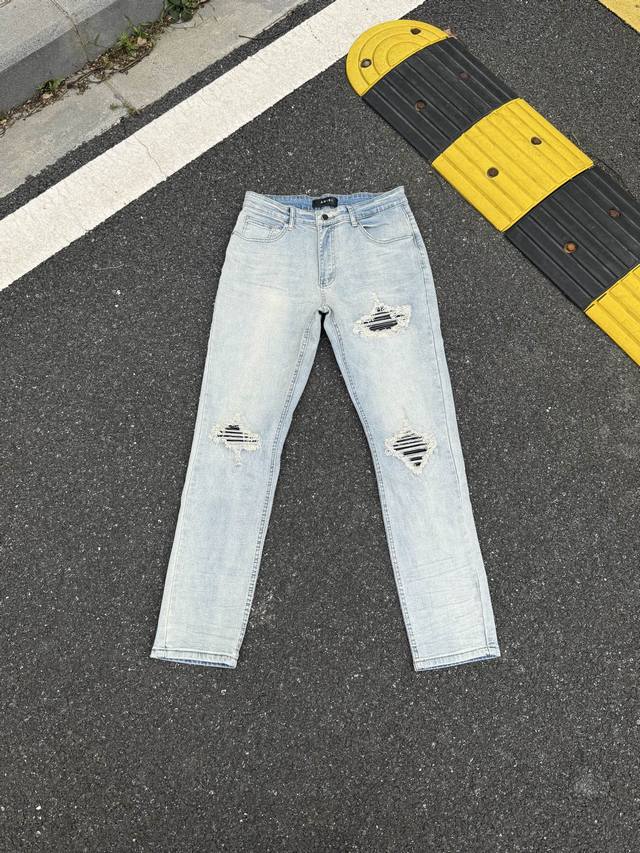 p150#A056 amiri新款牛仔裤水洗破洞漏皮牛仔长裤男女同款 颜色：蓝色白皮 码数：S-Xl（28-34）