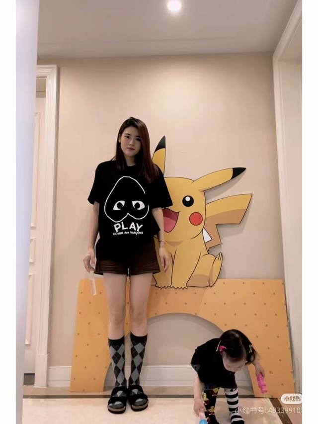 cdg Ss25 双线性倒心川久保玲Play刺绣爱心短袖 颜色： 白色 黑色 尺码：M L Xl Xxl 价格：P70 三标齐 款号：Cj22