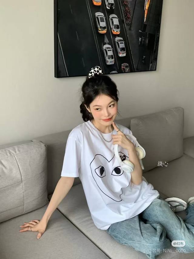 comme Des Garcons川久保玲Play刺绣爱心短袖 颜色： 白色 黑色 杏色 尺码：M L Xl Xxl 价格：P70 三标齐 款号：Cj21