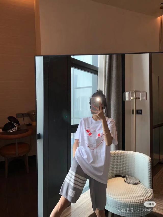 comme Des Garcons川久保玲Play刺绣爱心短袖 颜色： 白色 黑色 杏色 尺码：M L Xl Xxl 价格：P70 三标齐 款号：Cj20