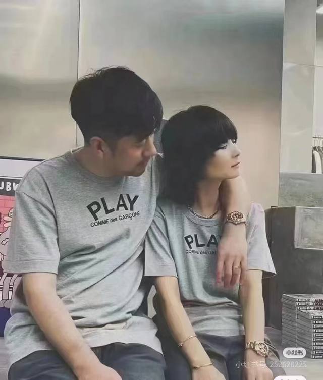 comme Des Garcons川久保玲Play爱心印花夏季短袖 颜色： 白色 黑色 灰色 尺码：M L Xl Xxl 价格：P70 三标齐 款号：Cj13
