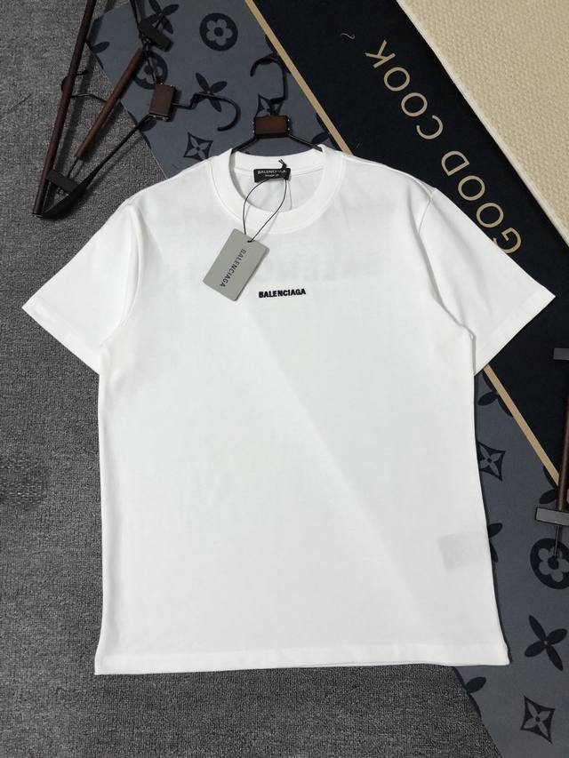 p100 Balenciaga短袖T恤 工艺：前后字母Logo刺绣 颜色：黑色 白色 码数：S~Xl 面料：精梳紧密棉盖棉280G