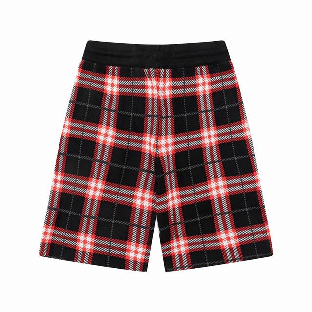 120 Burberry 巴宝莉 经典款 2023Ss新款针织短裤，定制面料采用威化布织法，提花针织工艺，版型紧致立体，4杠拼接，定制裤绳五金质感强，顺滑，上身