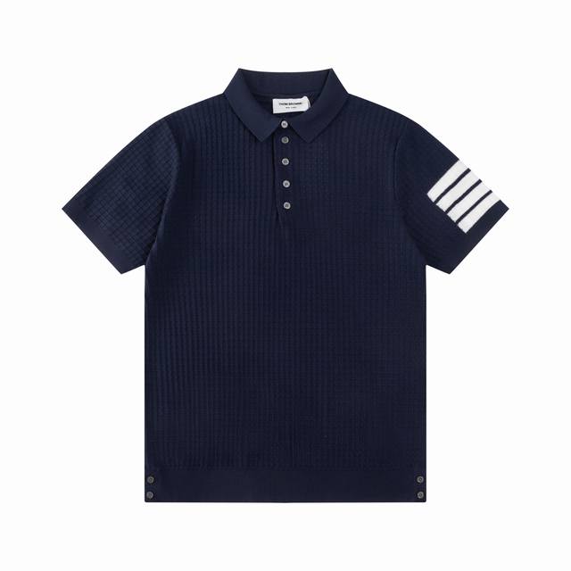 140 thom Browne 汤姆布朗 tb经典四条杠基础风格 年年都穿的经典款必须选择品质独家定制，柔软舒适，圆领短袖针织衫，凉爽，透气，手感无敌好，拿到手