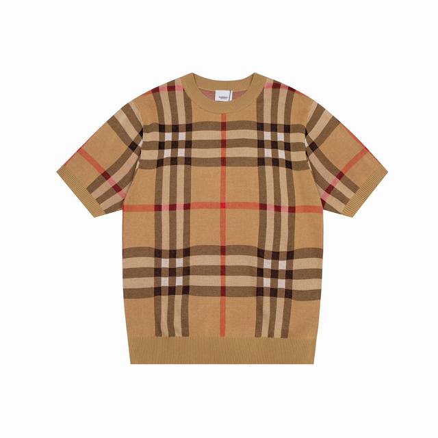 120 burberry 巴宝莉。经典拼色格子毛衣T恤 全部对色定染含羊毛的棉纱线，柔软亲肤，双层针织很厚实，手感无敌好，拿到手里就能感受出它的质感随便一套就能