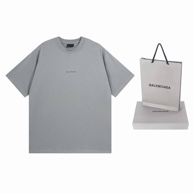 p90 实拍图【顶级版本.官网品质】Balenci*Ga/巴黎#经典款. 前后经典字母刺绣短袖T恤#2023春夏季砖柜同步。 面料采用巴黎Zp定织定染全棉双纱、