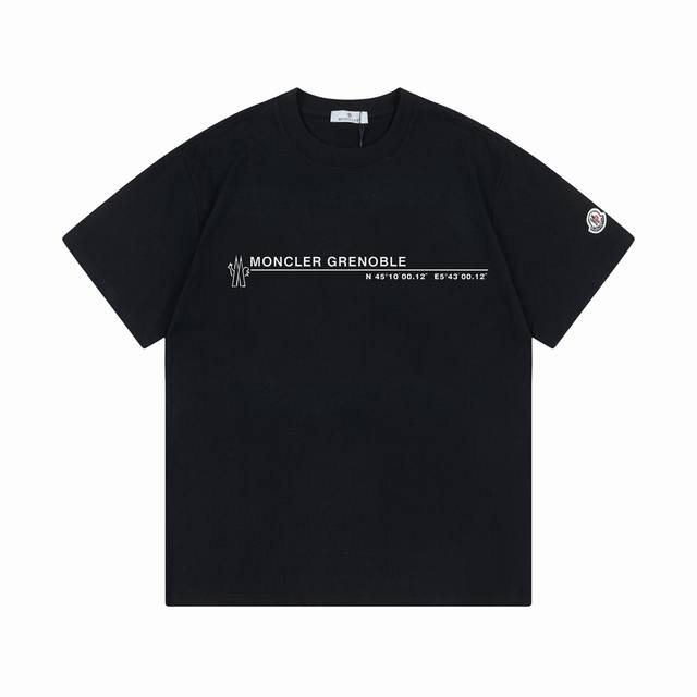 p100（隔天到） moncler 蒙口 2025新款 数字字母Logo 定制袖章 男女同款 短袖T恤 ·定制300克100％双纱纯棉面料 ·定染32支双股螺纹