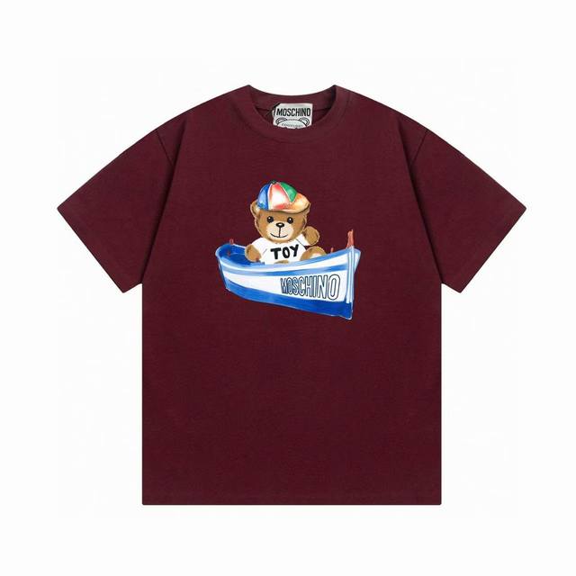 p100 Moschino 莫斯奇诺 2025新款 超萌系列 彩虹帽熊字母Logo 男女同款 短袖T恤 ·定制300克100％双纱纯棉面料 ·定染32支双股螺纹