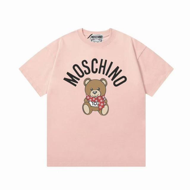 p100（隔天到） moschino 莫斯奇诺 2025新款 围巾熊字母Logo 男女同款 短袖T恤 ·定制300克100％双纱纯棉面料 ·定染32支双股螺纹