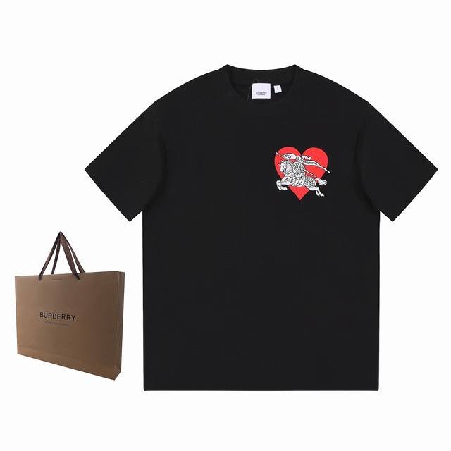 p100 【新款上新】款号B66681 2023Ss 夏季新款 Burberry/巴宝莉 七夕情人节限定款爱心印花战马T恤，后背装饰Bbr字母+爱心微标Log