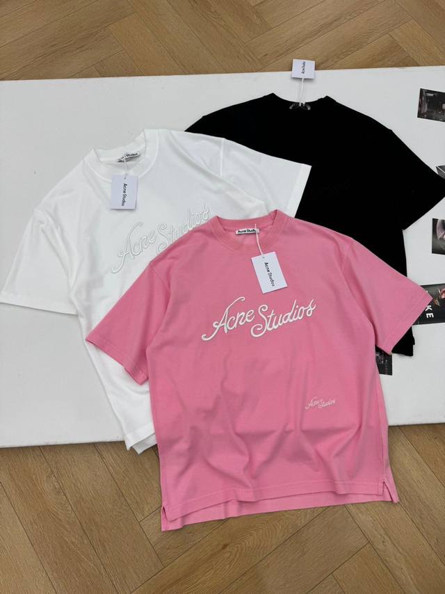 p110 Acne Studios 25新款珠地网眼T恤，圆领宽松版型，耷拉的袖子，上身便显得十分随性和自然，，胸前Acne Studios的字母采用独有的绣花