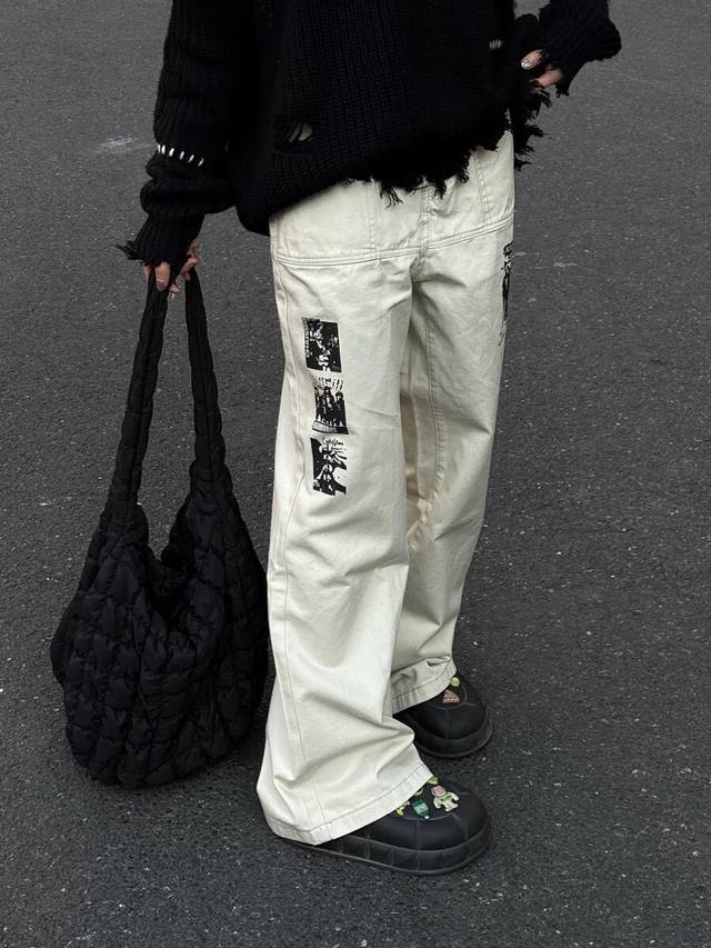 80 款号Xk3097 美式复古嘻哈印花宽松直筒工装裤男女街头休闲浅杏色裤子潮，面料定制经过一流的高工艺水洗 ，质地紧密 色泽均匀 纹理清晰，上身非常舒适 直筒