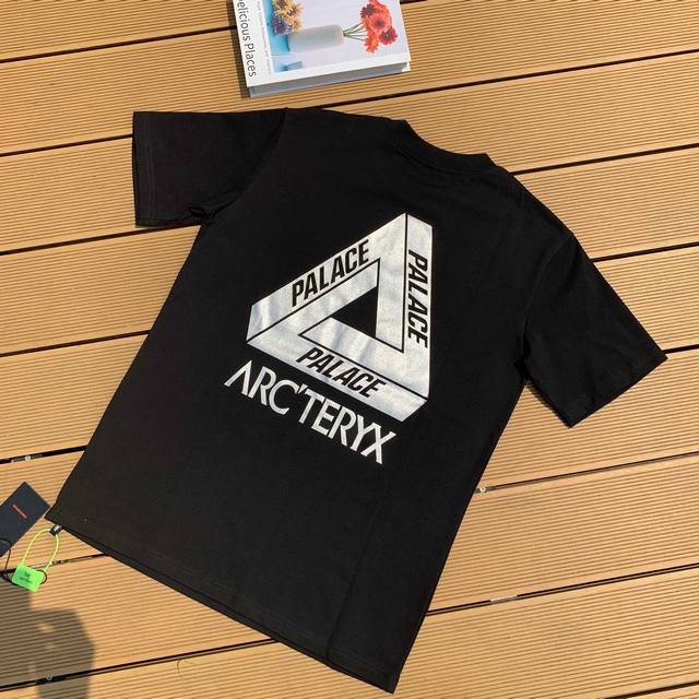 110 款号:S10 arcteryx始祖鸟 X Palace 联名系列 Place Arc'teryx Logo反光印花美式复古短袖T恤 王一博同款 男女同款