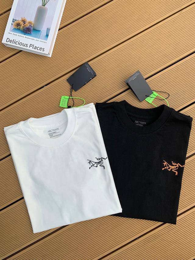 110 款号:S02 始祖鸟Arc’Teryx短袖 Multi Bird Logo 吸湿排汗 柔软透气 轻便舒适户外T恤 始祖鸟字母Logo印花，高端32S双纱