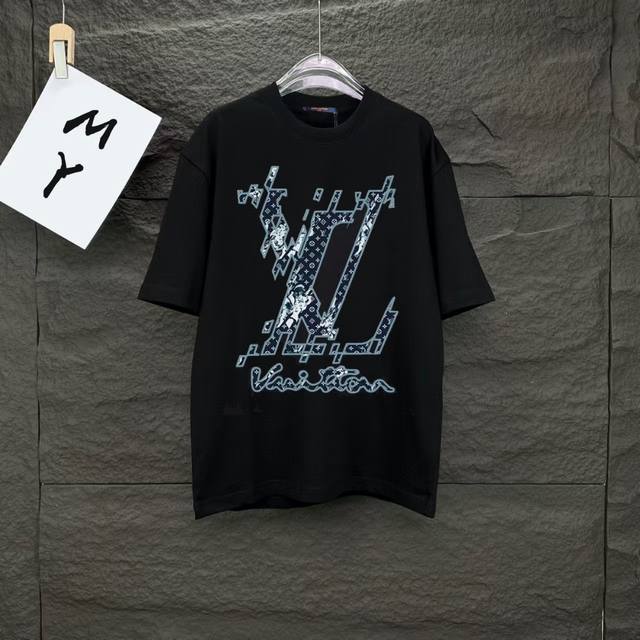 110 款号：A07 Louis Vuitton/Lv 路易威登 2025最新款短袖T恤，绝对的顶级爆款，原版一比一面料，胸前Logo更显得不凡跟高档，大气，简